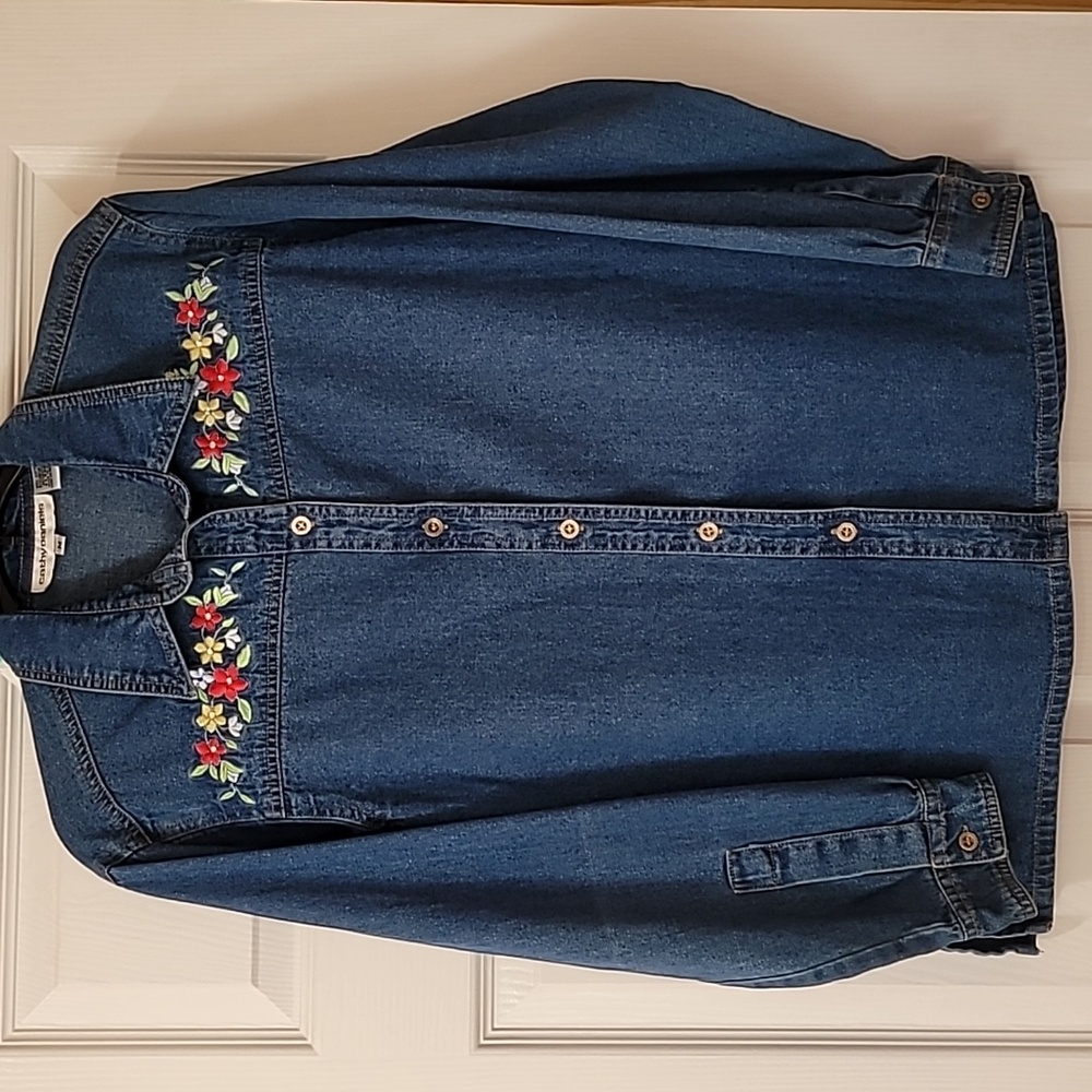 Vintage Cathy Daniels Women's Medium Floral Embroidery Denim Style Shirt Jacket